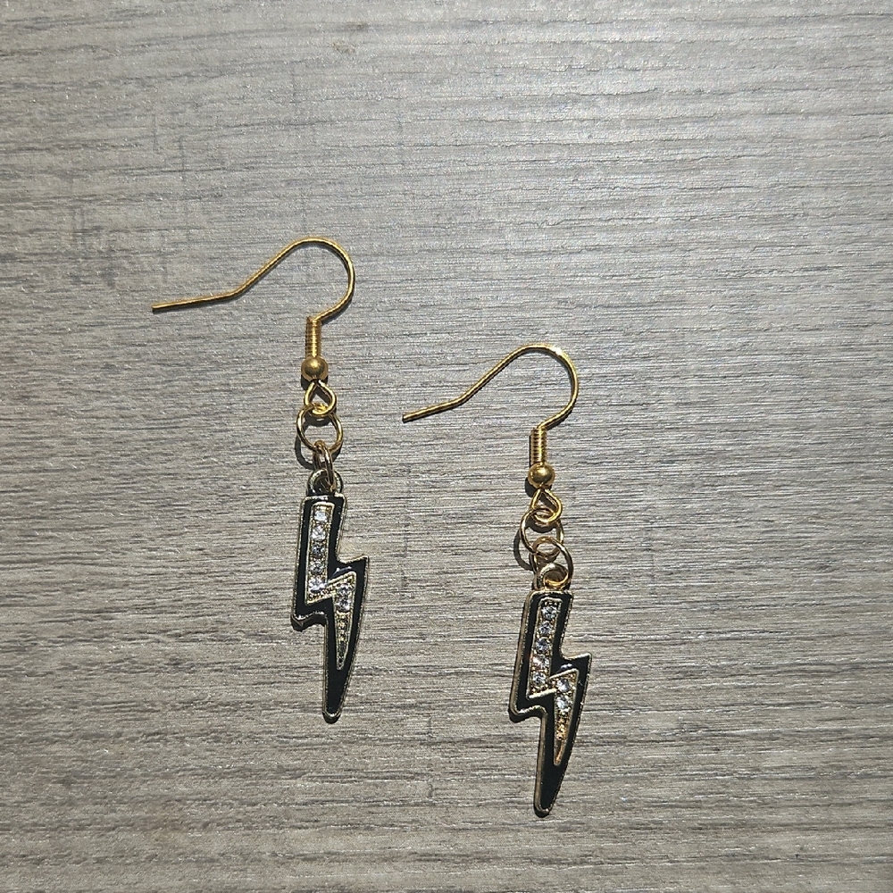 Pigness & Company Stylish Gold and Black Lightning Bolt Earrings